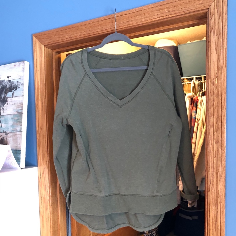 Lululemon sweatshirt